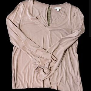 Lucky Brand Bell Sleeve Blouse. Size S. Blush Pink.